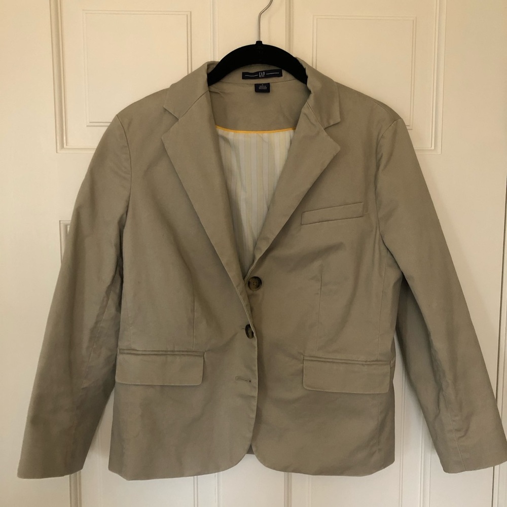 Khaki blazer with 3/4 sleeves